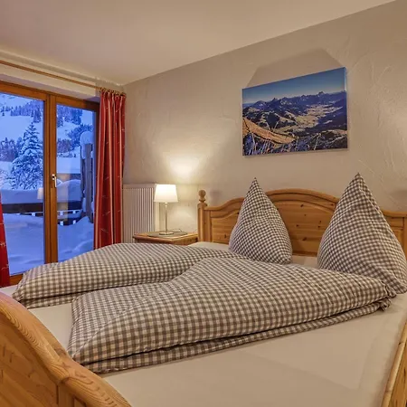 Haus Alpenblick Apartment *
